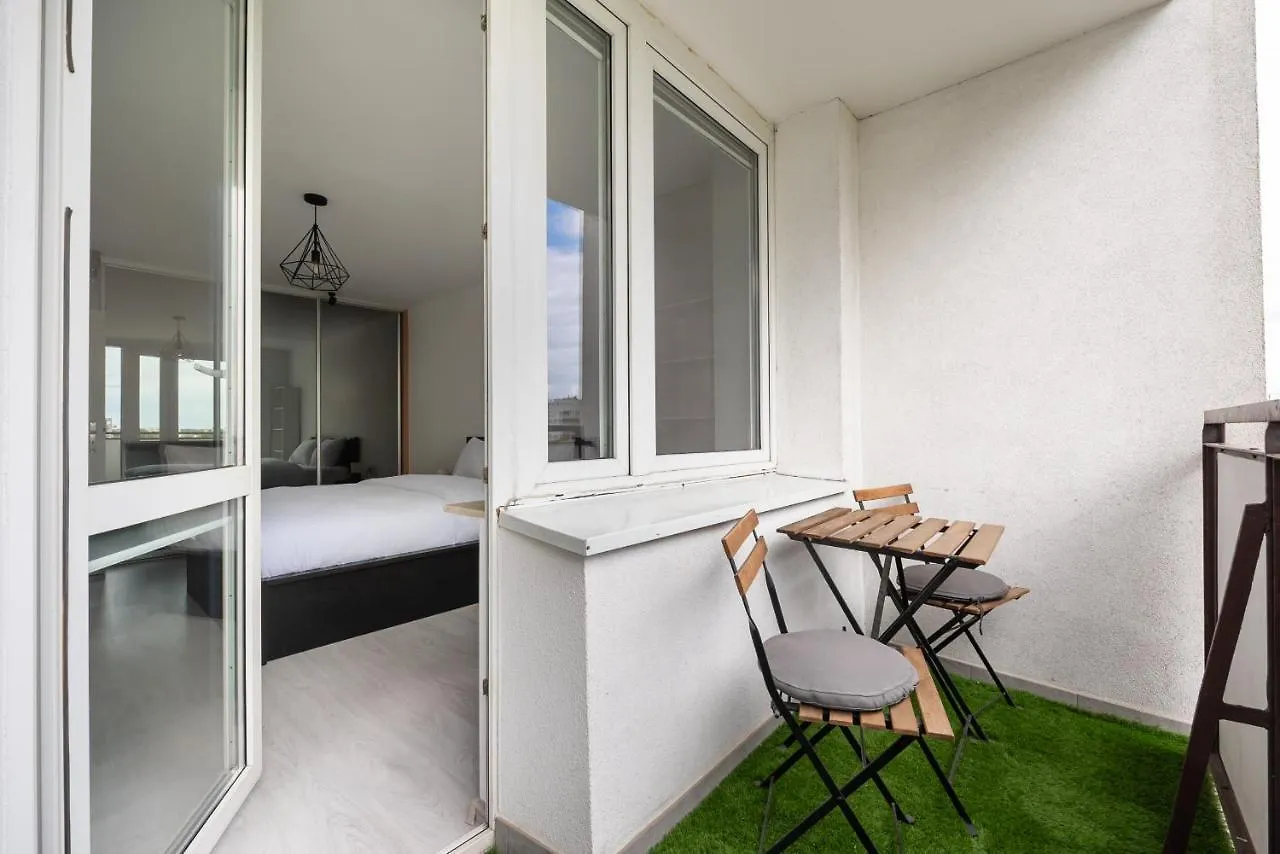 Witolinska White & Black Apartment Warsaw